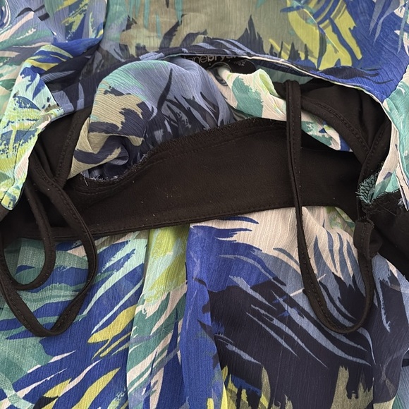 Lane Bryant Blue/Green Cap Sleeve Tropical Blouse w/Tank Top. Size 18/20 - Picture 5 of 9